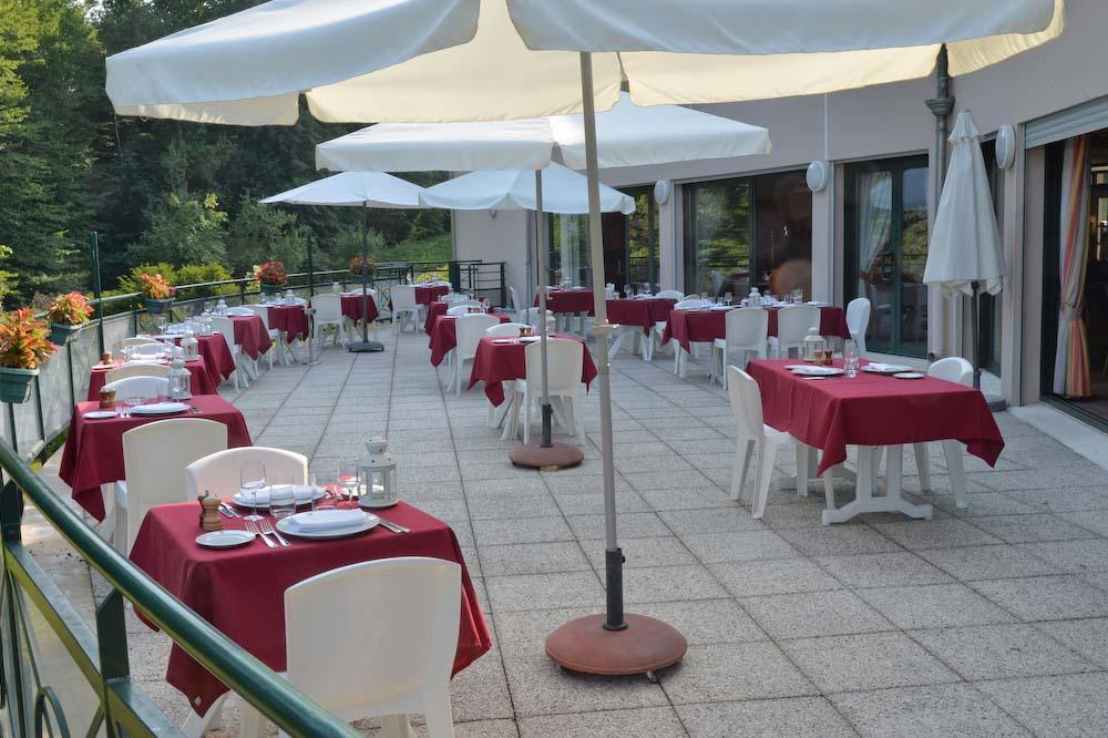 Logis Hotel - Restaurant Le Tulipier Vienne-le-Château Zewnętrze zdjęcie